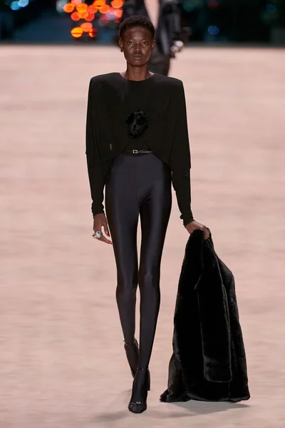 Look 18